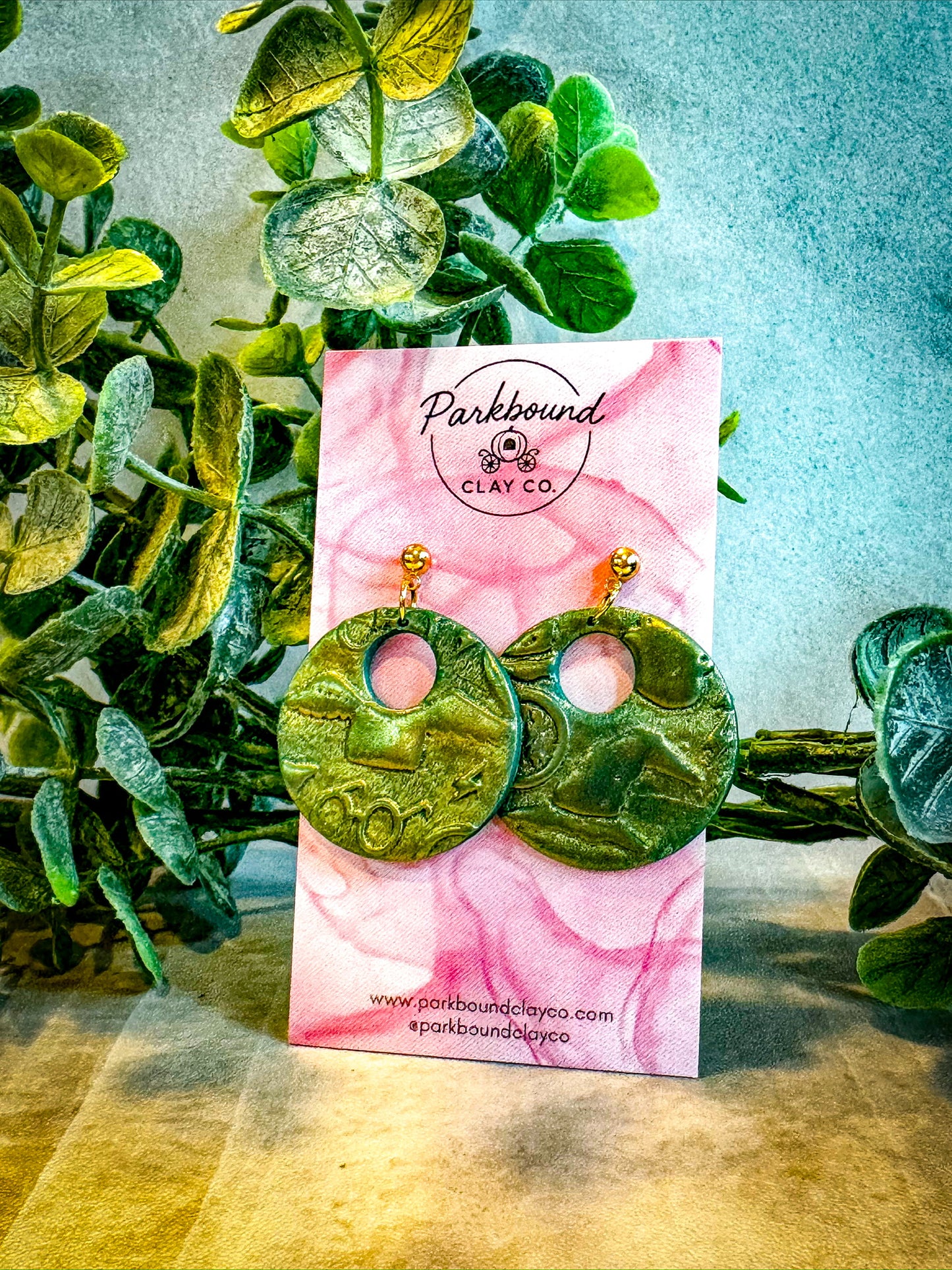 Wizard-Inspired Green & Gold Earrings – Enchanted Style